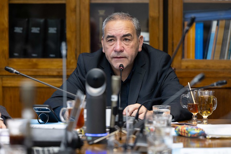 Tribunal Supremo del PS suspende militancia del senador Fidel Espinoza tras polémica por supuesta VIF