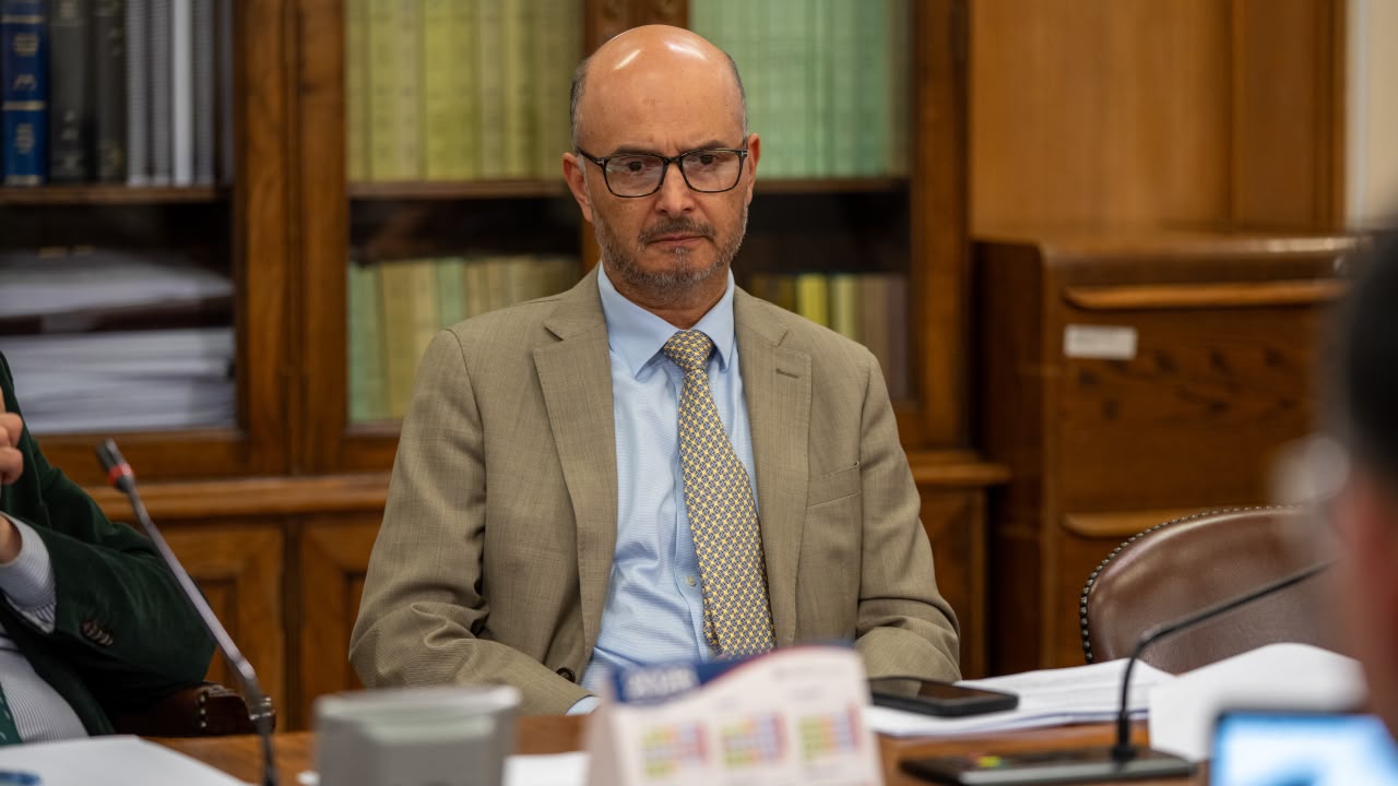 Ilabaca (PS) respalda proyecto para cesar a autoridades con test de drogas positivo y exige coherencia en su aplicación