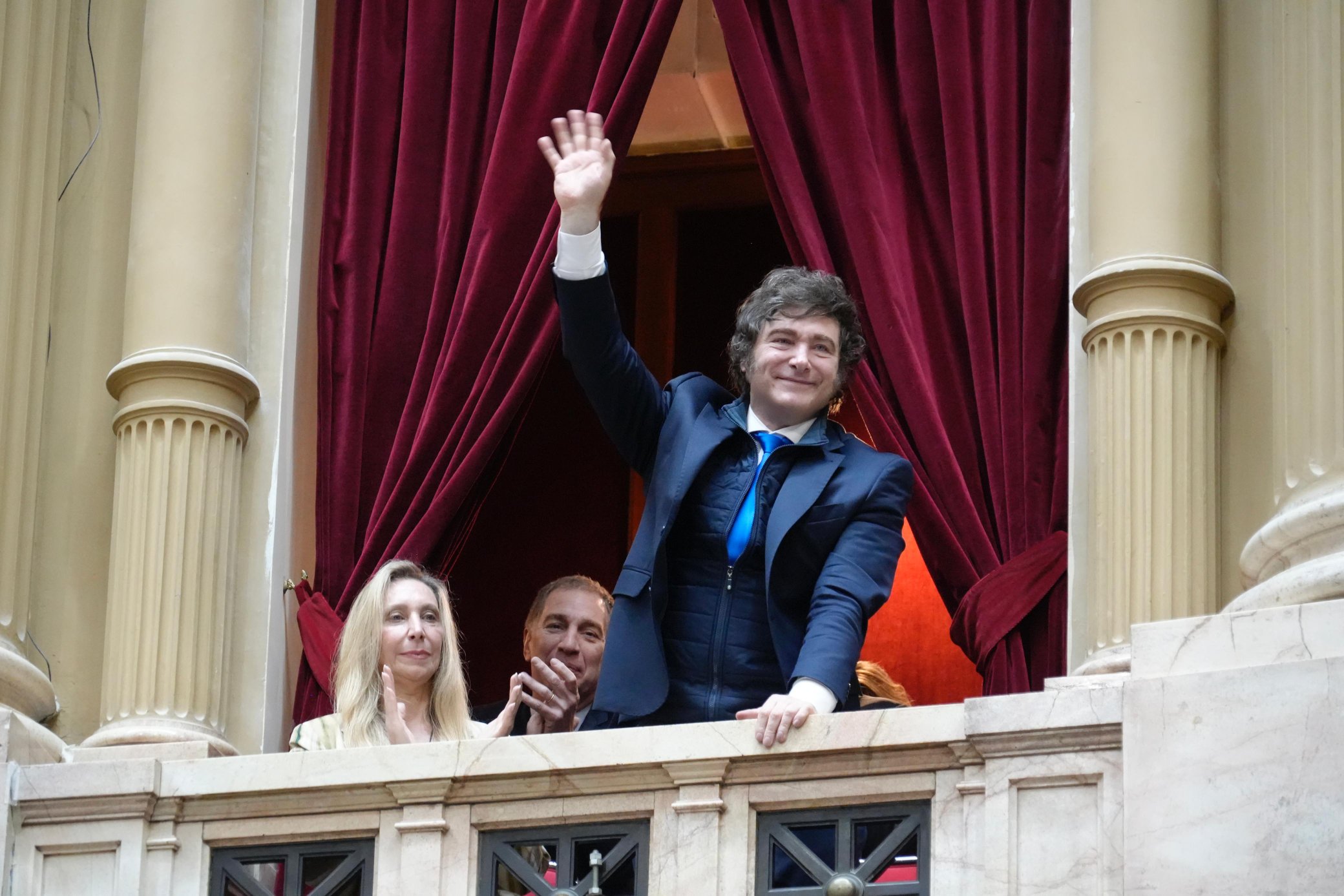 Milei se lanza contra periodistas argentinos y pide que sean “quemados en la hoguera”