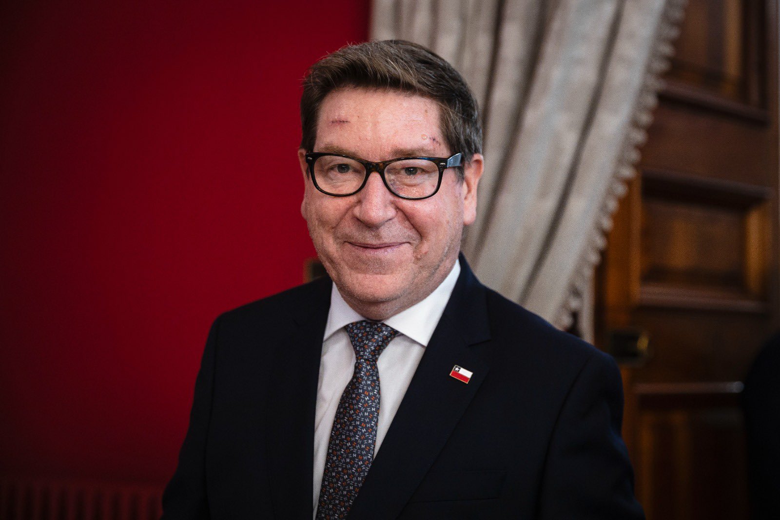 Ministro Mas dice que comercio con las Falkland es entre privados y al Estado le corresponde que la operación sea segura
