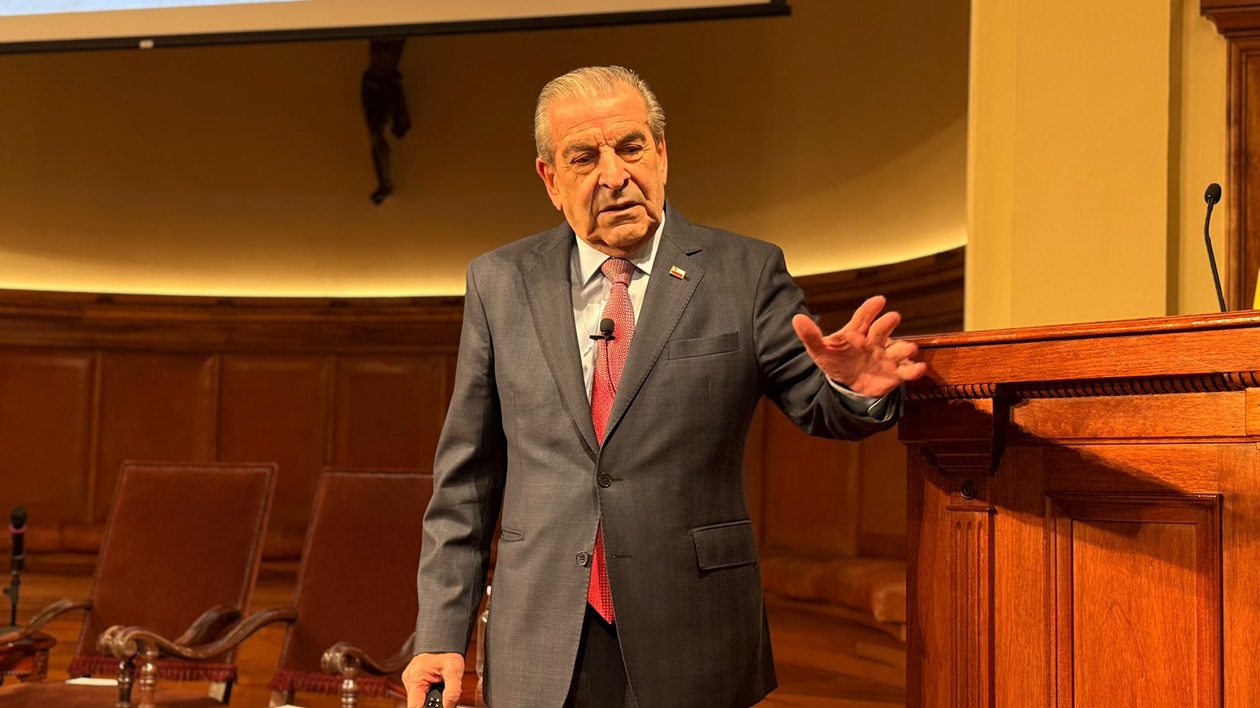 Expresidente Frei advierte posible conflicto con Argentina si se intercepta buque a las Falkland