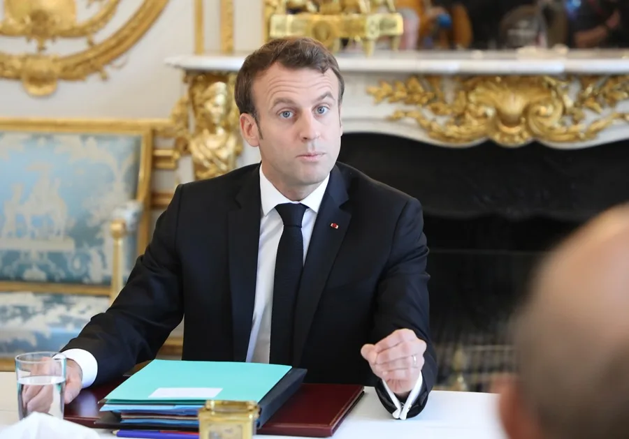 Macron pone mano dura restringiendo manifestaciones en Francia y convoca un Consejo de Defensa