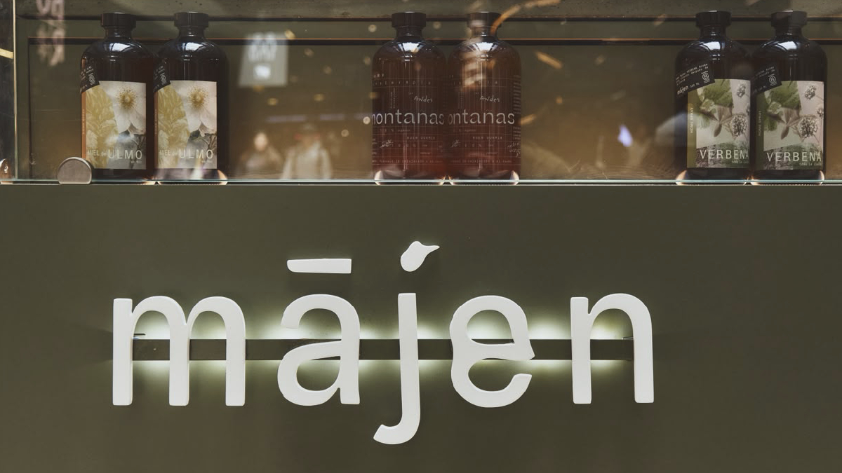 MAJEN lleva el bosque valdiviano a Costanera Center con un nuevo Beauty Bar