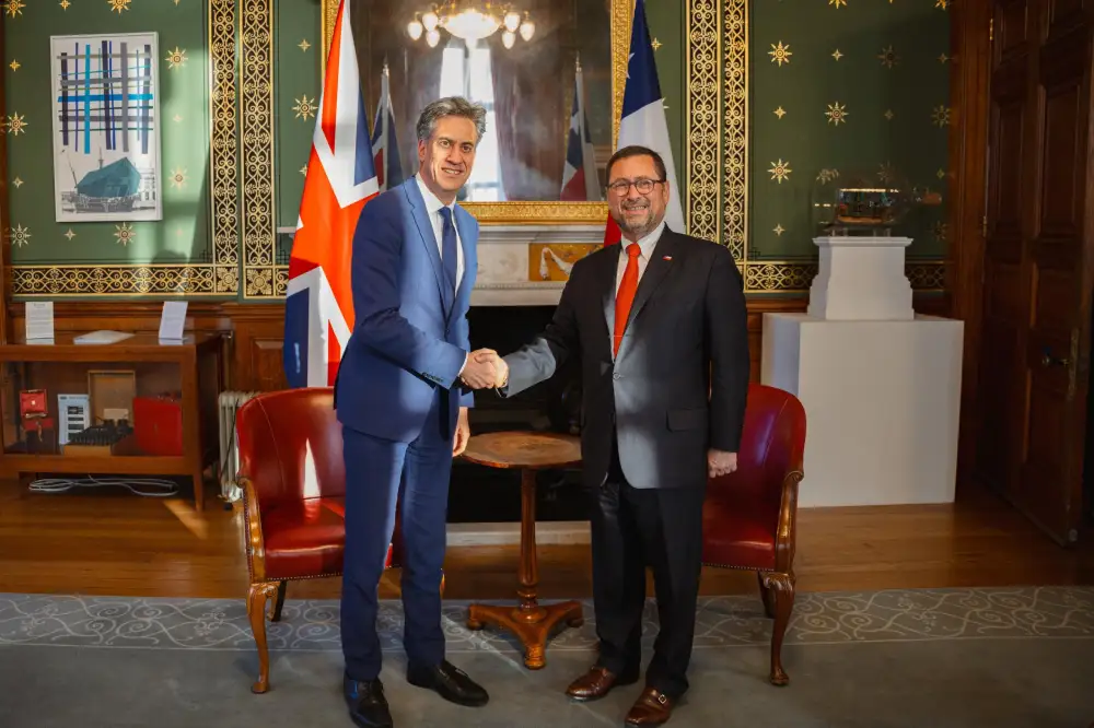En Londres se reúnen cancilleres del Reino Unido y Chile para avanzar en una asociación estratégica entre ambos países.