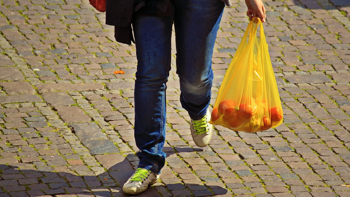 Las bolsas plásticas podrían volver a los supermercados: proyecto de ley ya aprobado por el Senado llega a la Cámara